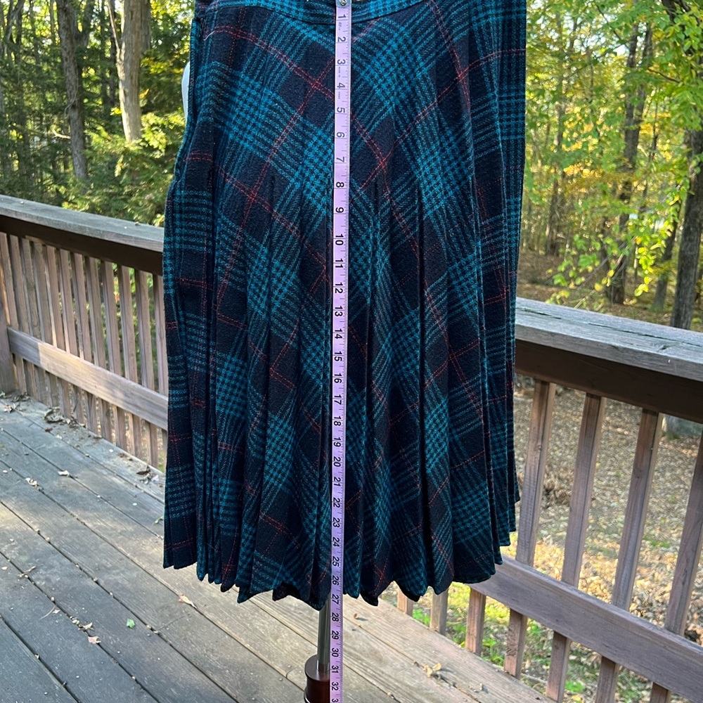 Vintage wool blend Plaid Pleated Skirt iApproximate size Small